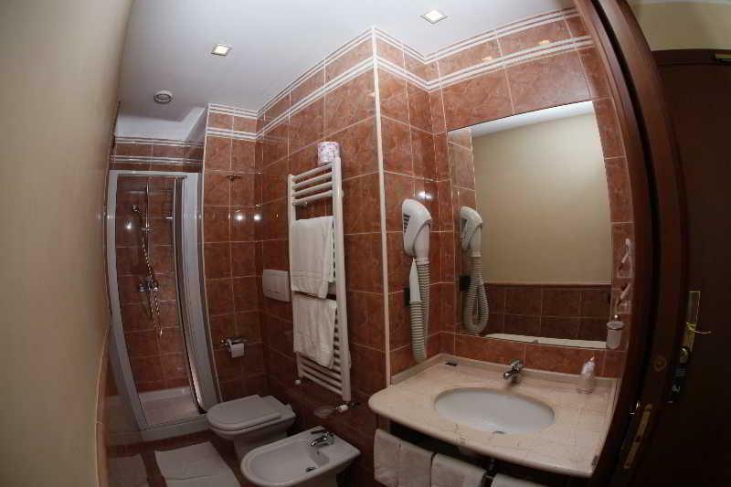 Hotel Colonna Brindisi Exterior photo